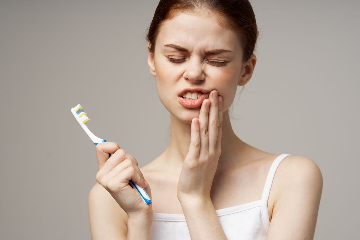 What Happens If You Keep Using an Old Toothbrush