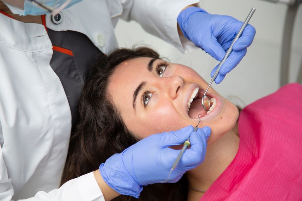 Signs You Should See a Cosmetic Dentist